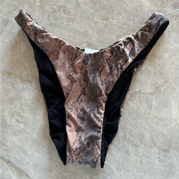 NWOT PILYQ KAA reversible high cut‎ bikini bottoms - Picture 2 of 5
